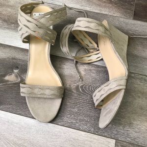 Women’s wedge Sandal  size 11